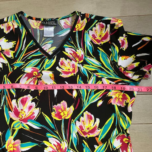 Cherokee Runway top - Picture 3 of 4